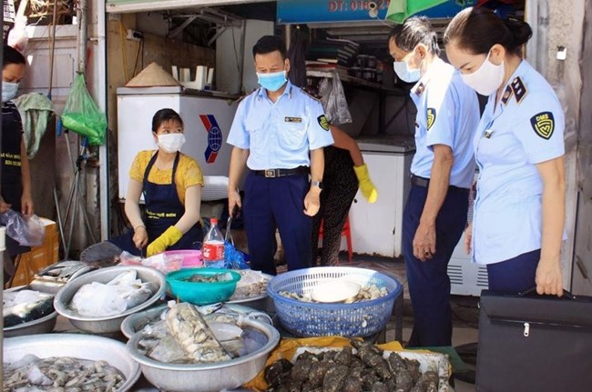 Hà Nội tăng cường điều tra, rà soát các cơ sở dịch vụ ăn uống, thức ăn đường phố (22/10/2024)